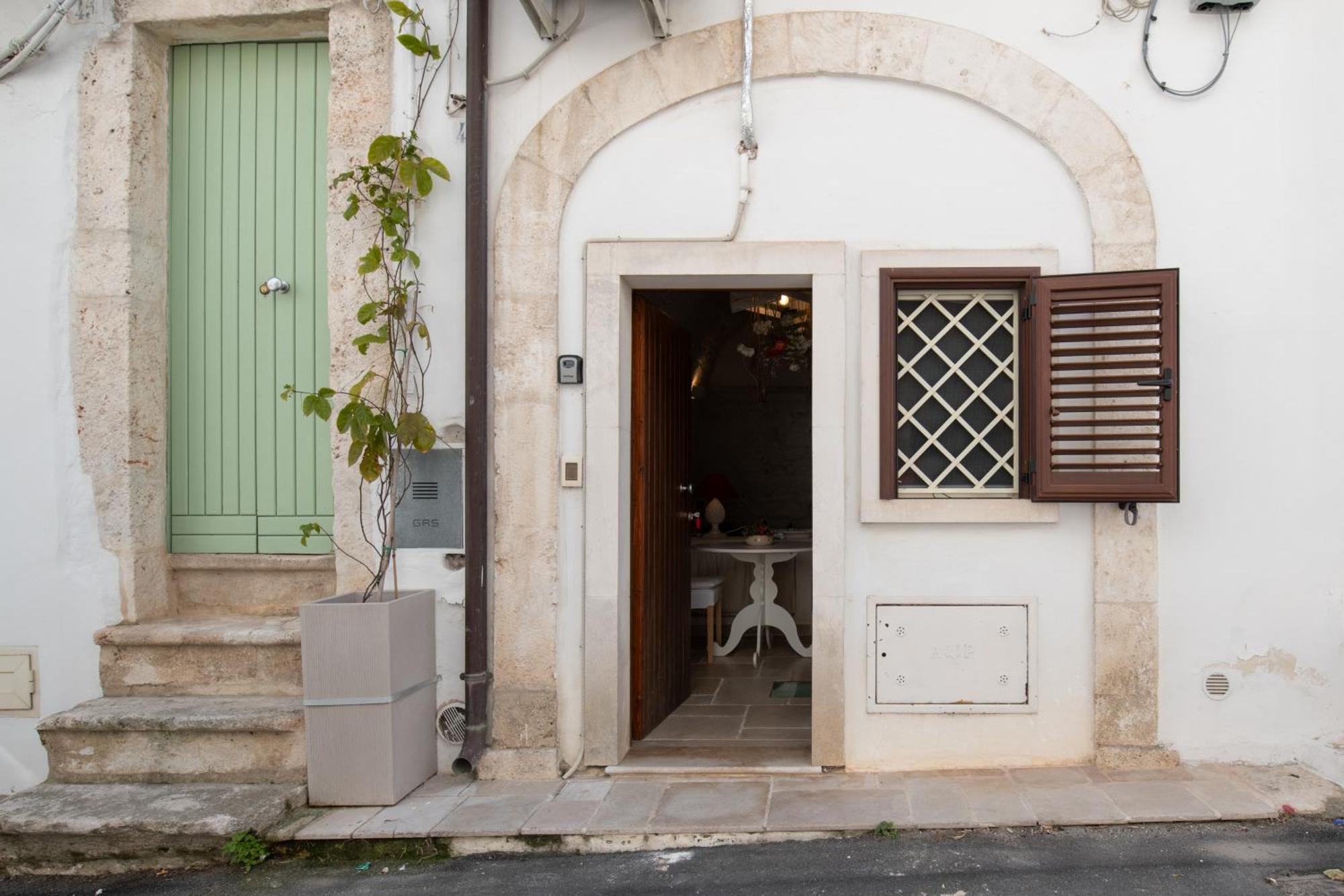 Le Bianche Suites オストゥーニ エクステリア 写真