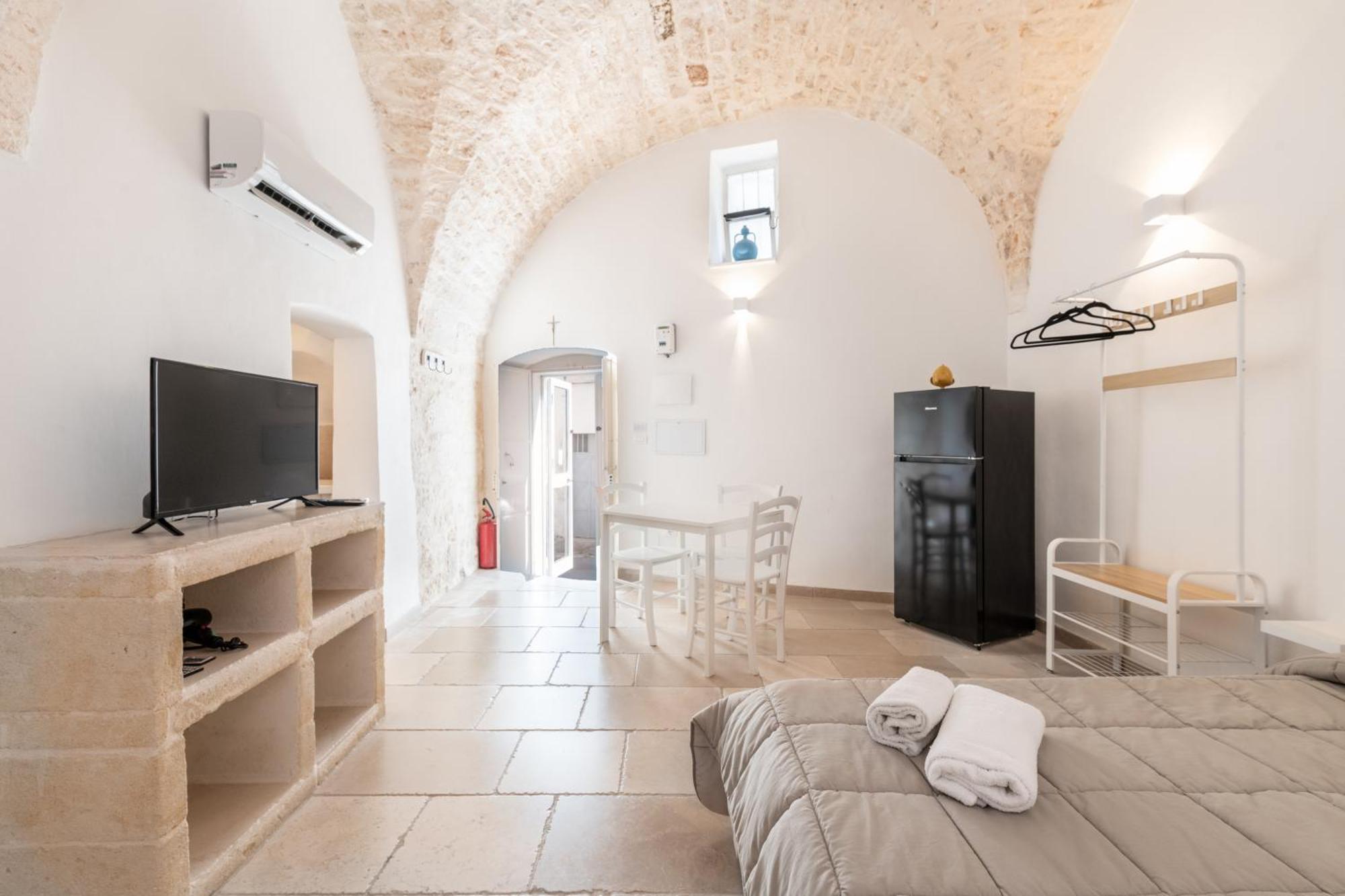 Le Bianche Suites オストゥーニ エクステリア 写真